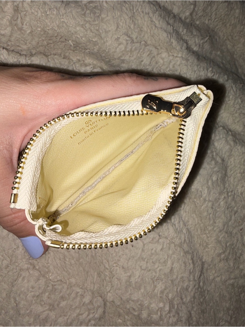 Checkered Coin Pouch - Picture 4 of 5